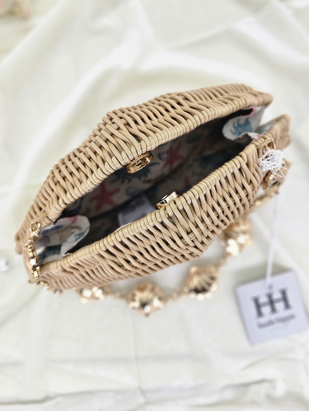 Viral Haute Hippie Shell Bag Seashell Clutch Natural Woven Bag Gold Chain Purse - Picture 2 of 9